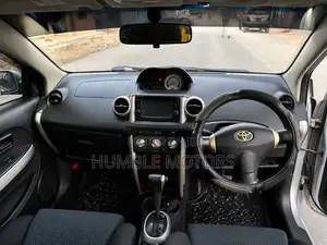 Toyota IST 2006 Silver