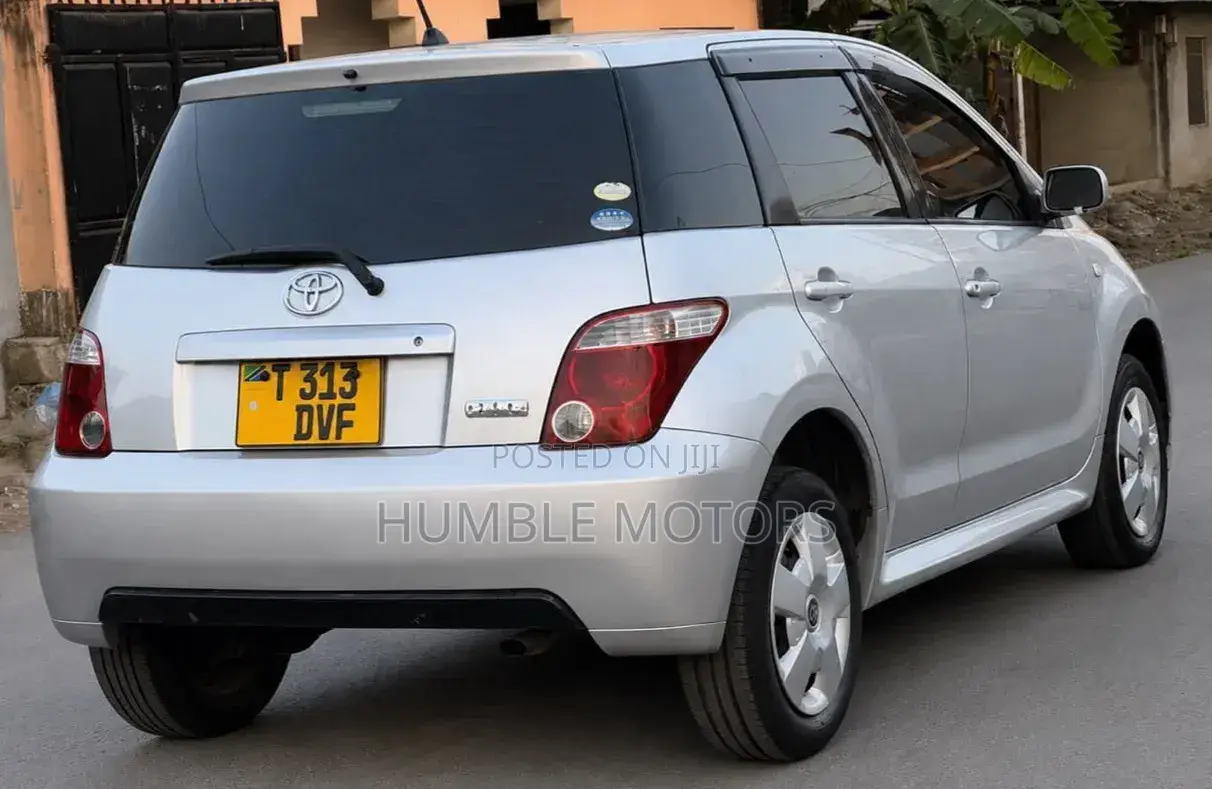 Toyota IST 2006 Silver