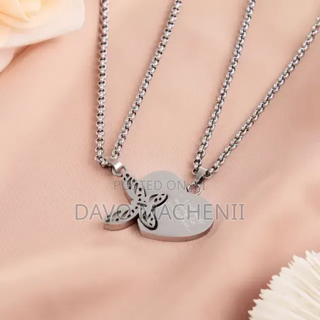 Better Fly Couple Neckless