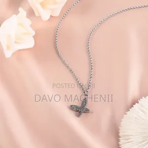 Better Fly Couple Neckless