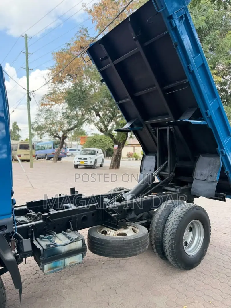 Mitsubishi Canter Tripper Dumper