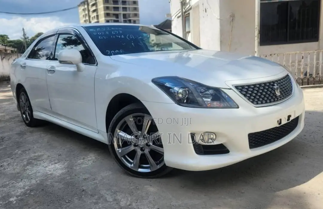 Toyota Crown 2009 White