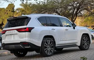 Lexus LX 2025 Off white