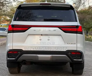 Lexus LX 2025 Off white