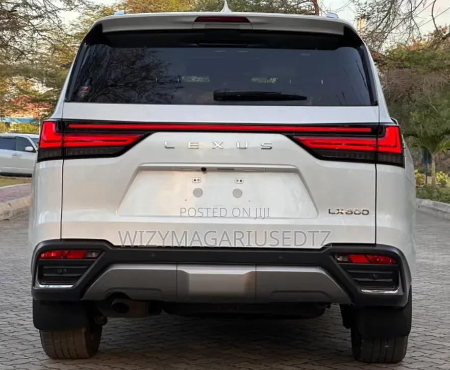 Lexus LX 2025 Off white