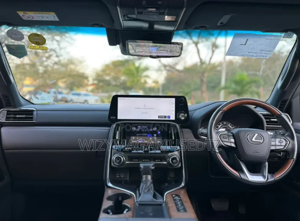 Lexus LX 2025 Off white