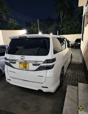 Toyota Vellfire 2010 White