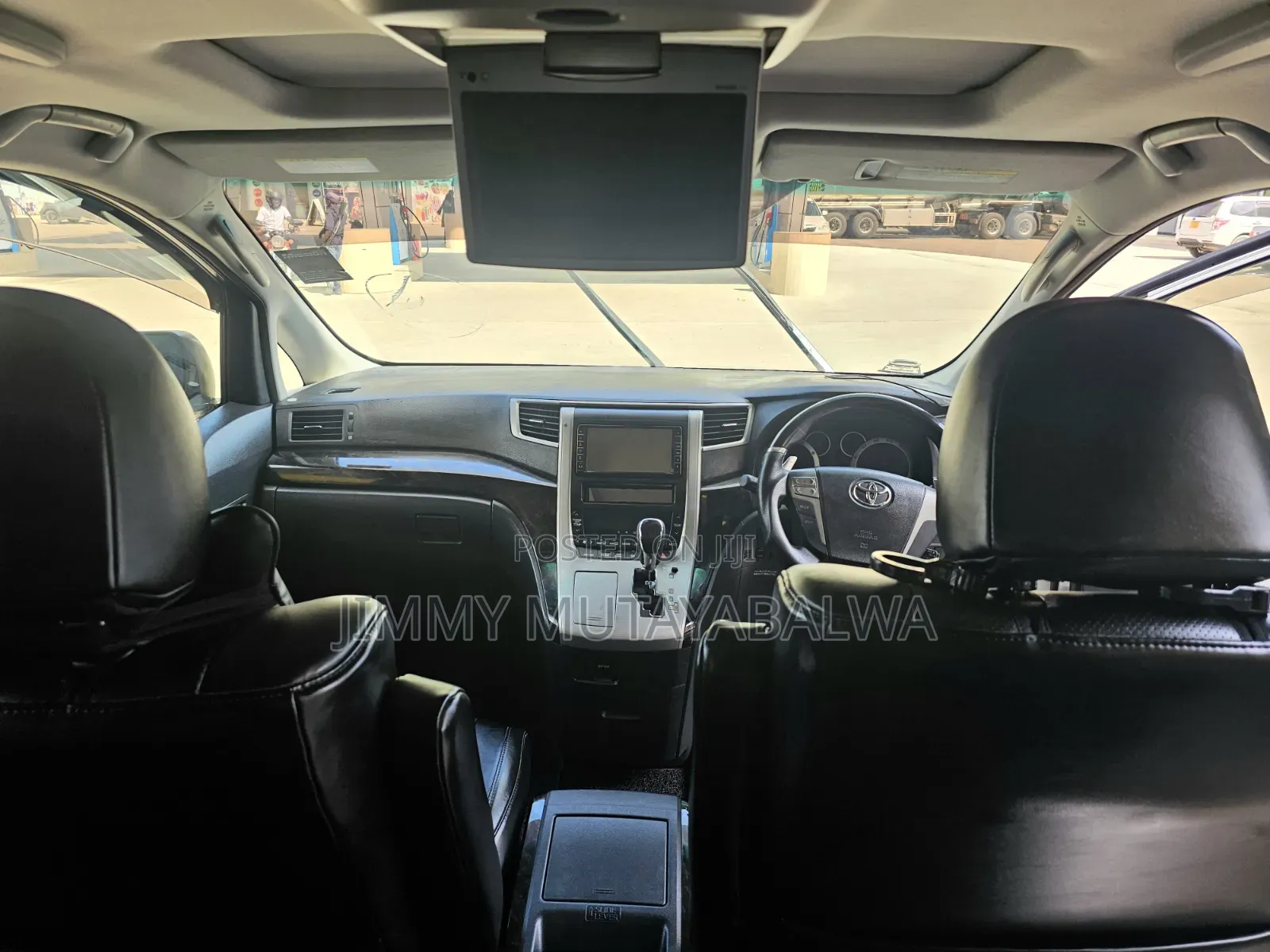 Toyota Vellfire 2010 White