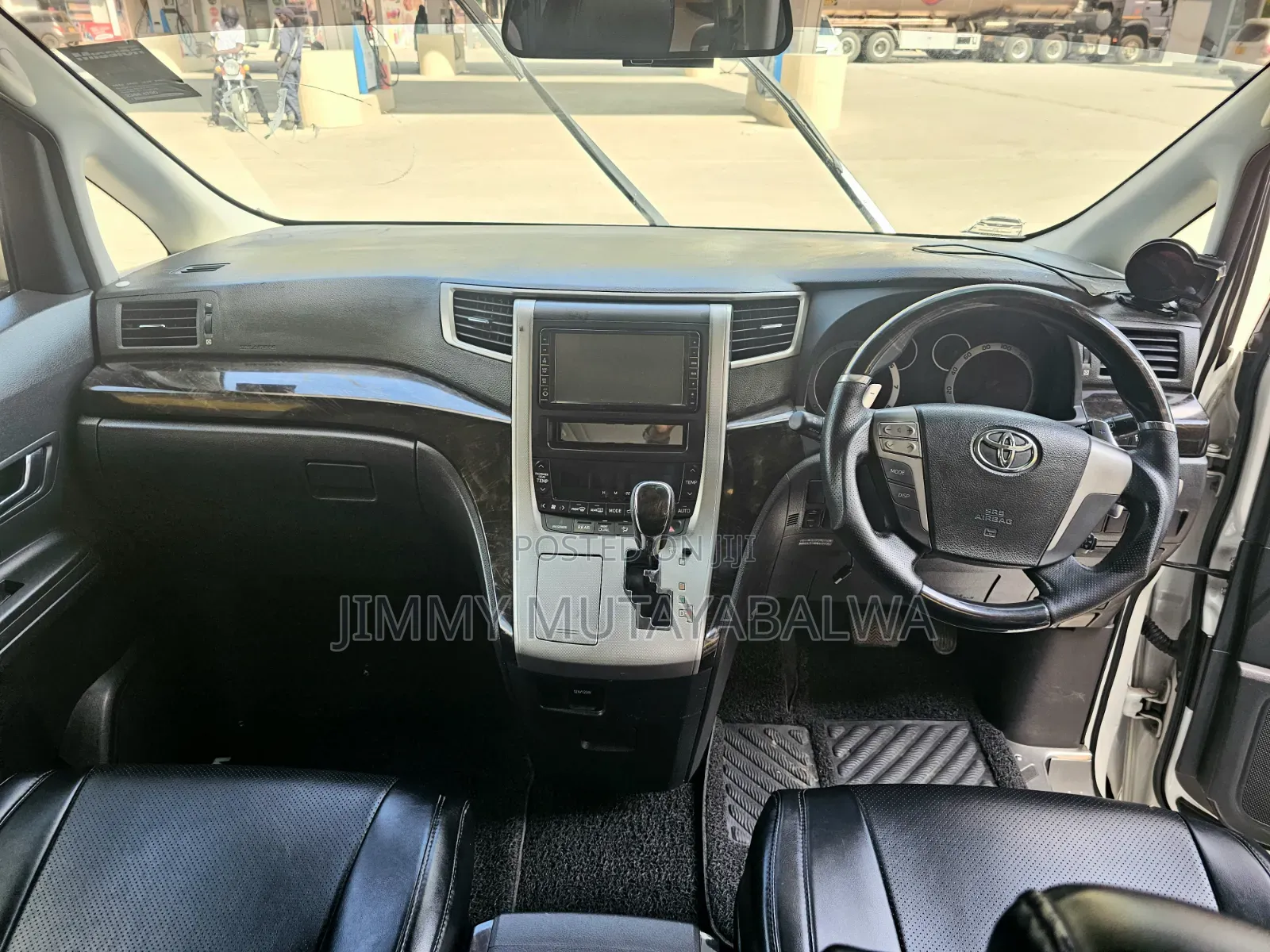 Toyota Vellfire 2010 White