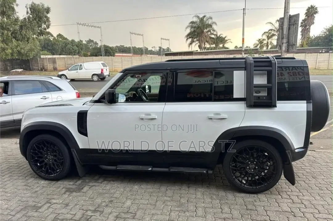 New Land Rover Defender 2023 White