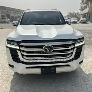 Toyota Land Cruiser 2023 White