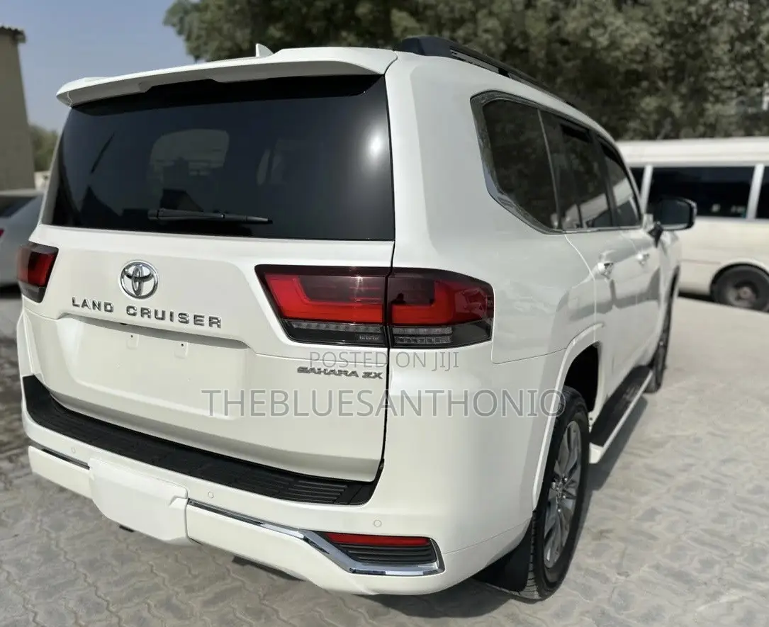 Toyota Land Cruiser 2023 White
