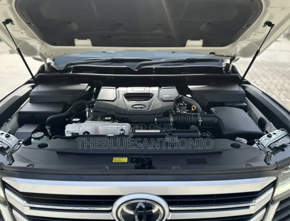 Toyota Land Cruiser 2023 White