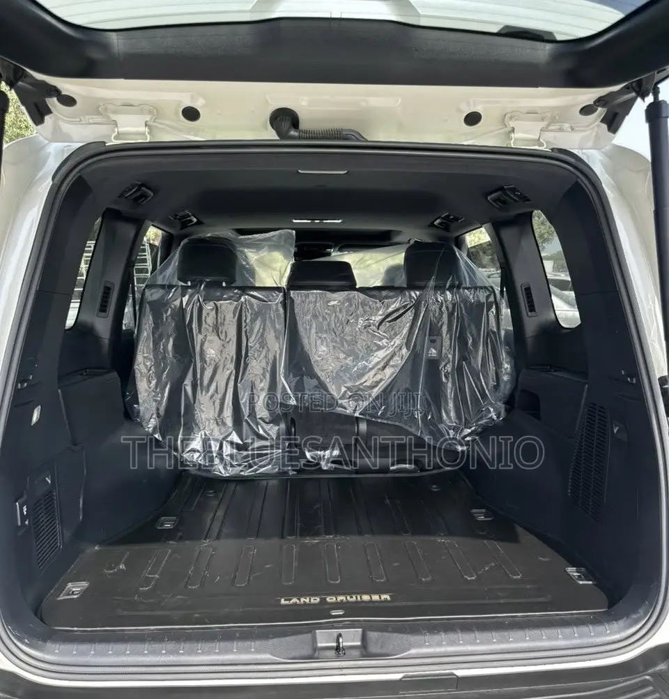Toyota Land Cruiser 2023 White