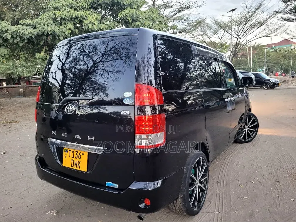 Toyota Noah 2008 Black