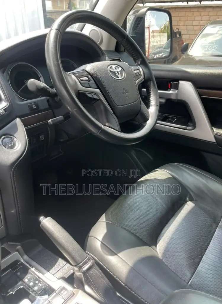 Toyota Land Cruiser 2019 Gray