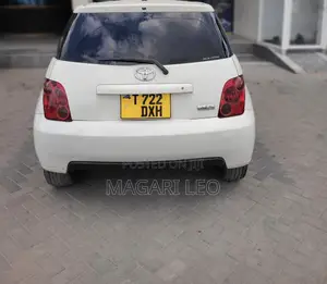 Toyota IST 2005 Pearl