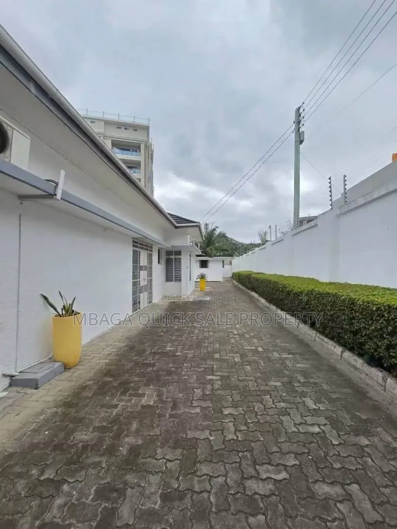 4bdrm Apartment in Masaki for rent