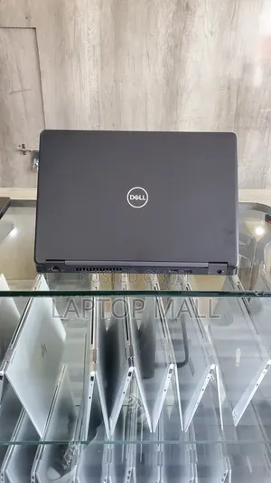 Laptop Dell Precision 5490 8GB Intel Core i5 SSD 256GB
