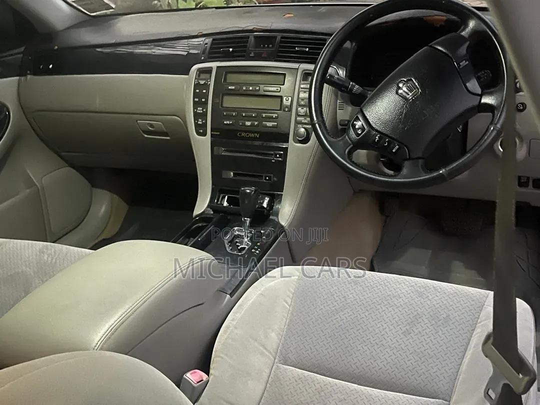 Toyota Crown 2006 Silver