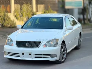 Toyota Crown Royale 2005 White