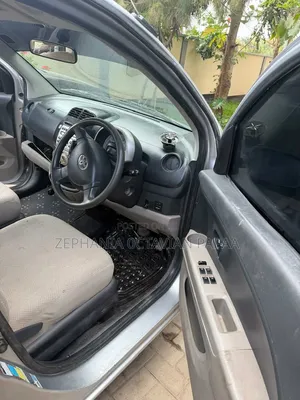 Toyota Passo 2004 Silver
