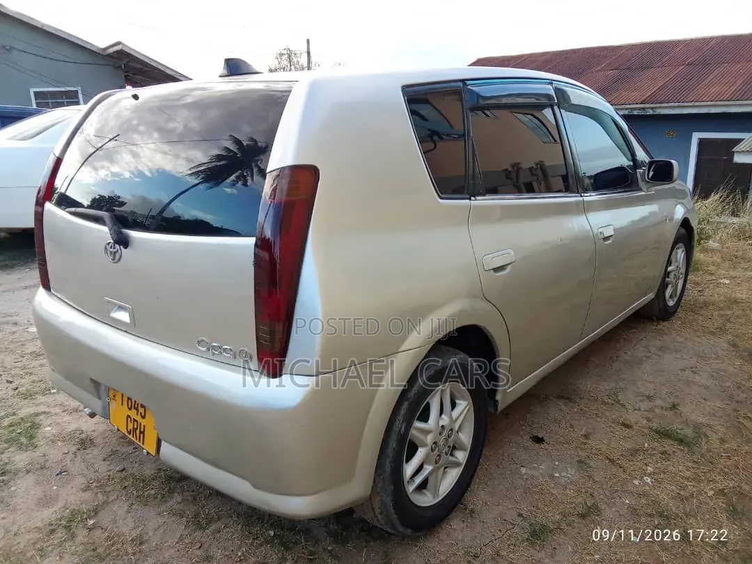 Toyota Opa 2003 Silver