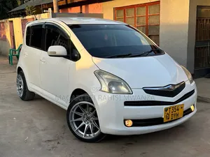 Toyota Ractis 2009 White