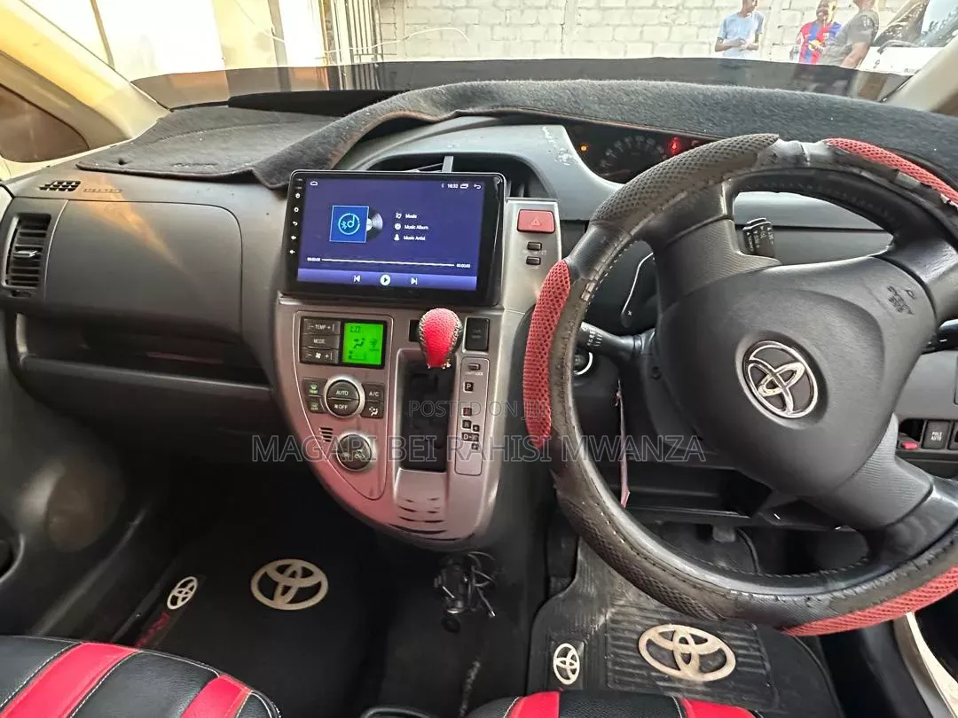 Toyota Ractis 2009 White