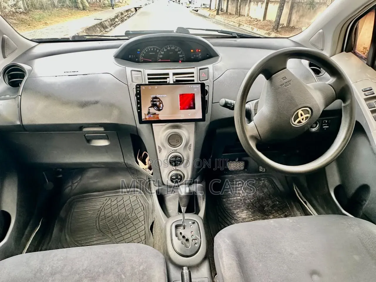 Toyota Vitz 2006 Silver