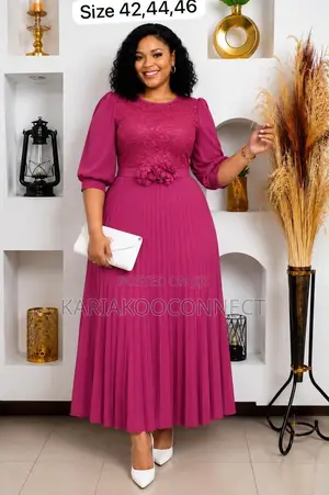 Lace Detail Pleated Maxi Dress