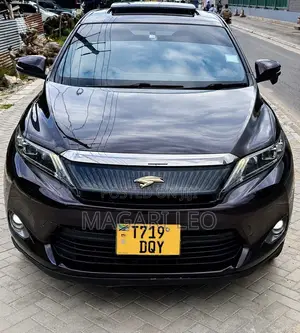 Toyota Harrier 2.0 2015 Maroon