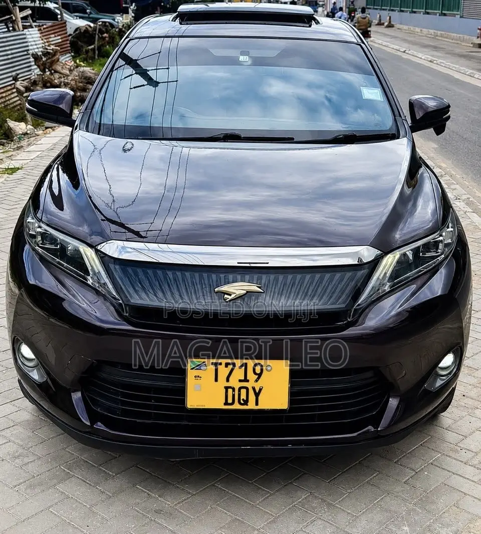 Toyota Harrier 2.0 2015 Maroon