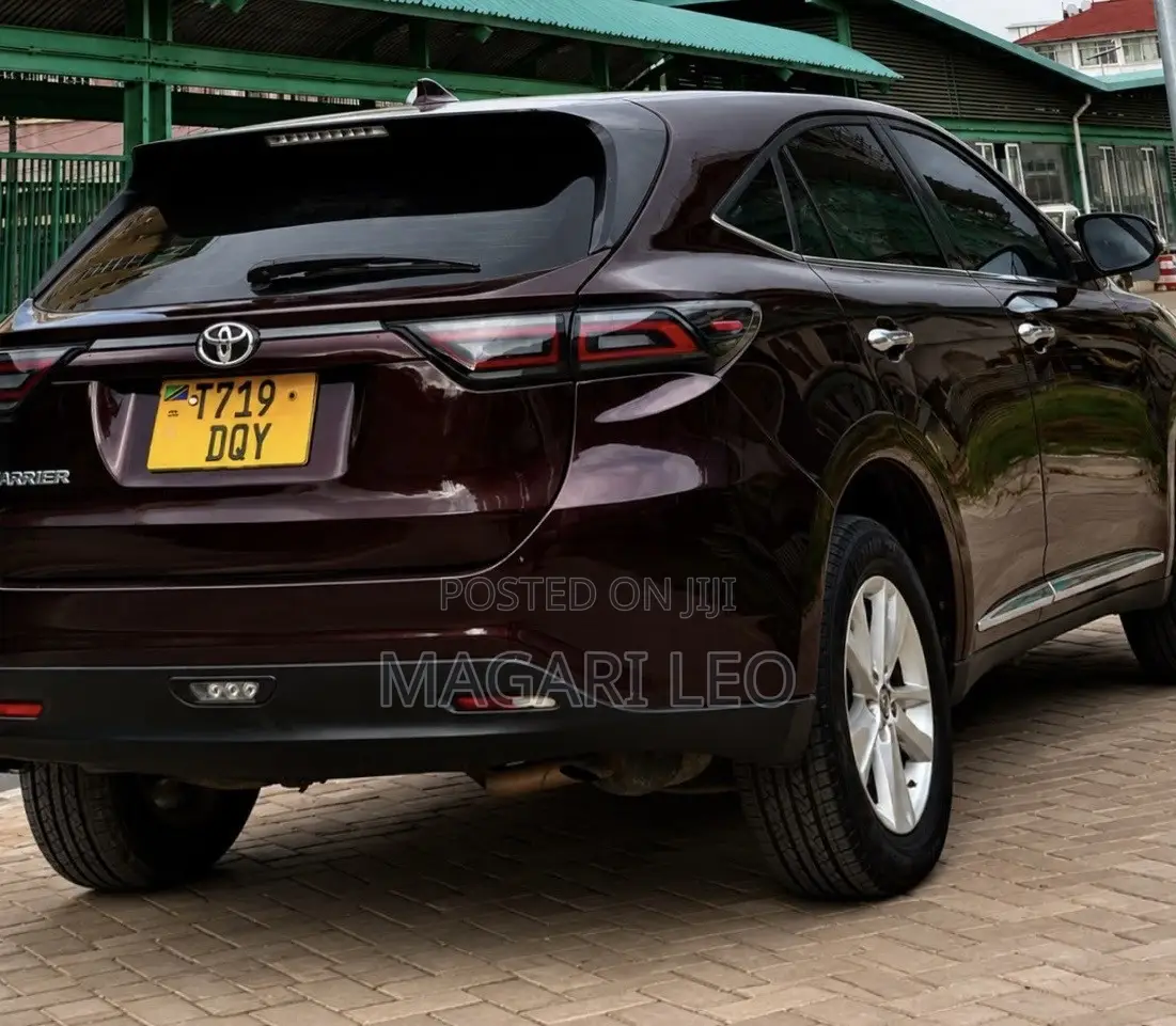 Toyota Harrier 2.0 2015 Maroon