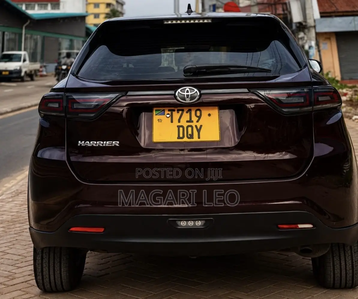 Toyota Harrier 2.0 2015 Maroon