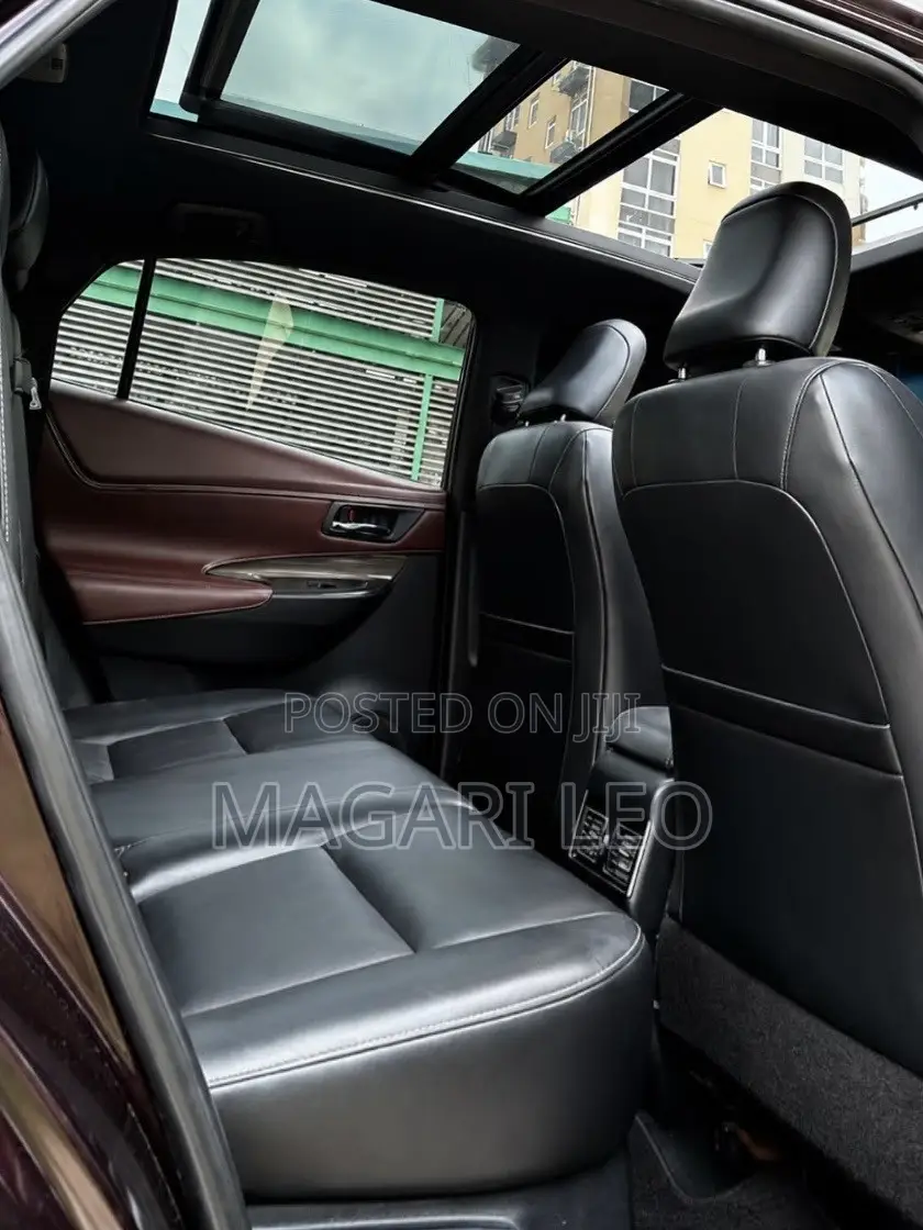 Toyota Harrier 2.0 2015 Maroon