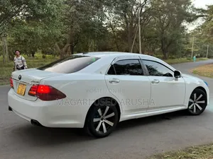 Toyota Crown 2009 White