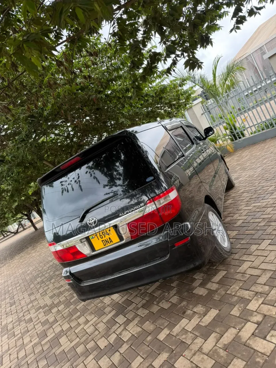 Toyota Alphard 2004 Black