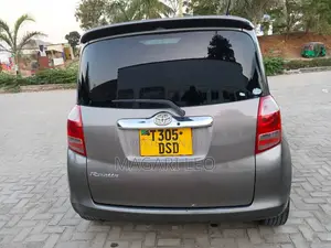 Toyota Ractis 1.5 FWD 2005 Gray