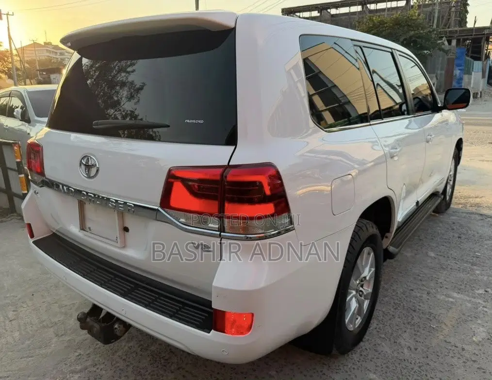 Toyota Land Cruiser 4.5 V8 TD 2016 White