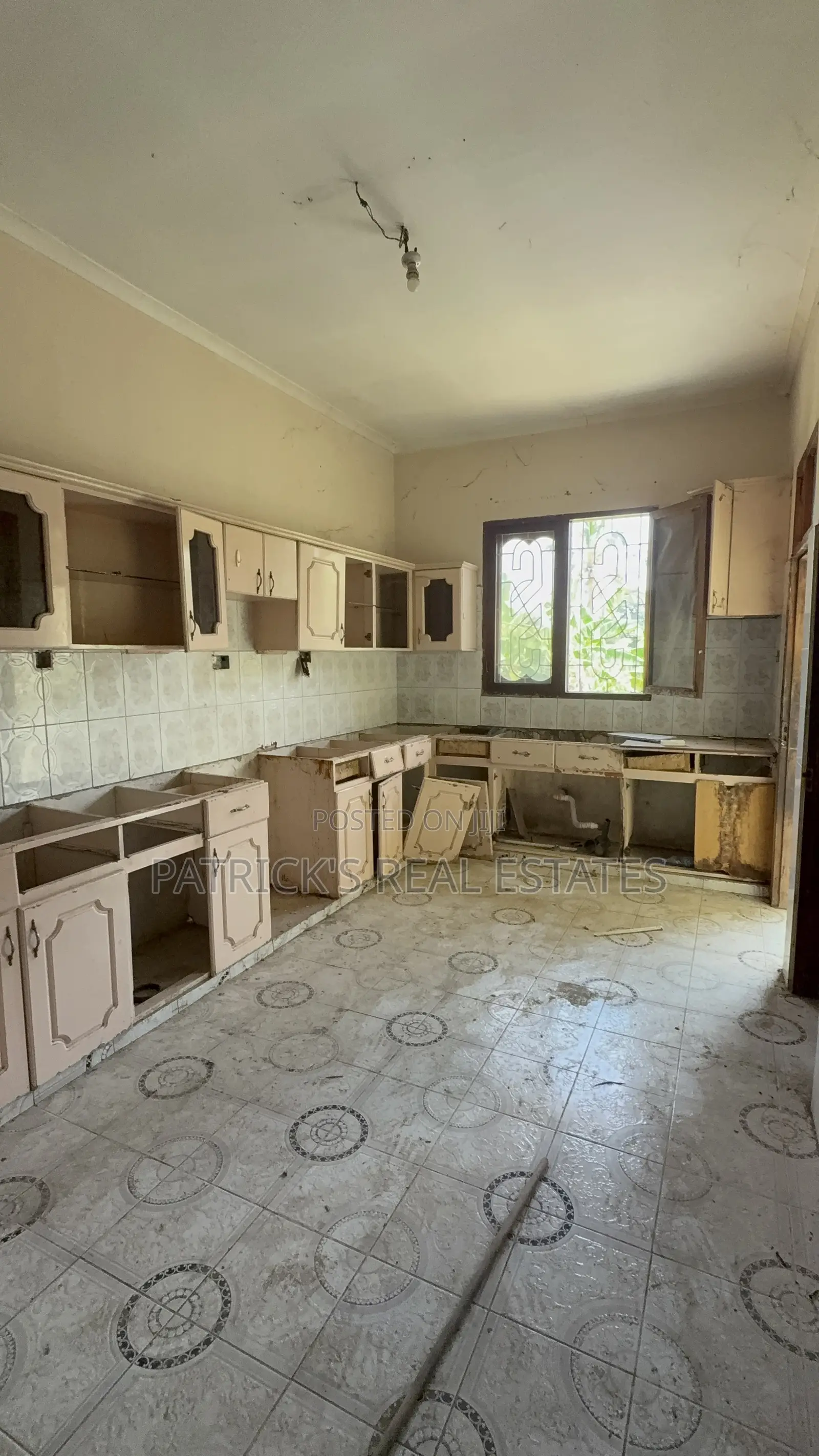 4bdrm Block of Flats in Mbezi Beach for sale