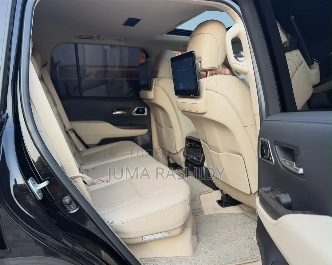 Toyota Land Cruiser LC300 2023 Black