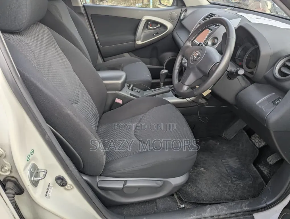 Toyota RAV4 2006 White