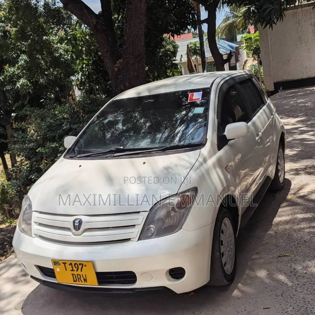 Toyota IST 2005 White
