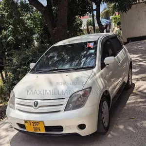 Toyota IST 2005 White