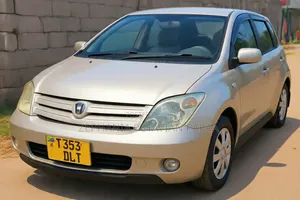 Toyota IST 2004 Beige