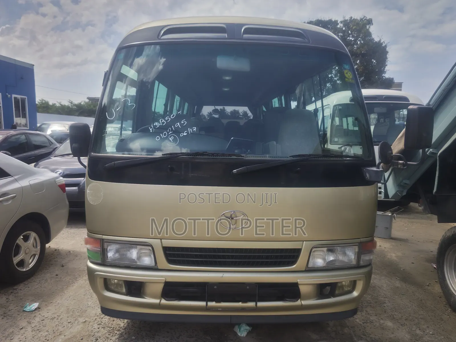 Toyota Coaster 2003 Gold