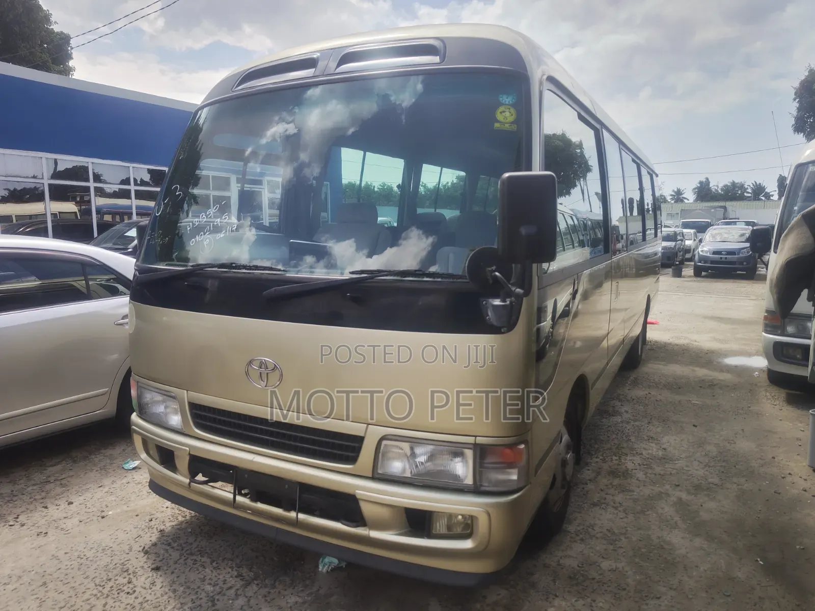 Toyota Coaster 2003 Gold
