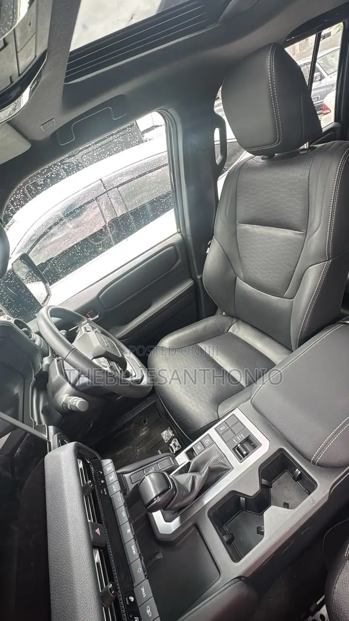 Toyota Land Cruiser Prado 2025 Black