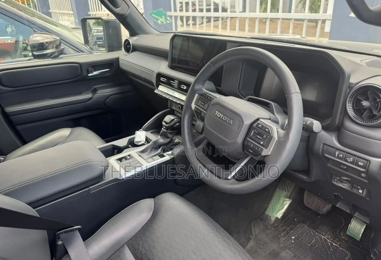 Toyota Land Cruiser Prado 2025 Black